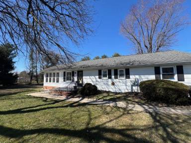 Main picture of 7419 Hayward Rd