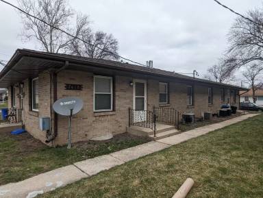Main picture of 2608-2612  Canterbury Lane