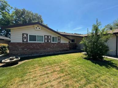 Main picture of 1006 Camelia Ave