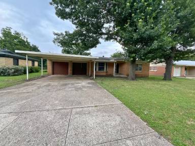 Main picture of 1025 Warden St