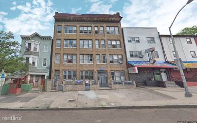 Main picture of 143 Park Ave