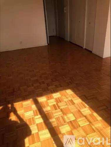 Main picture of 2500 Netherland Ave