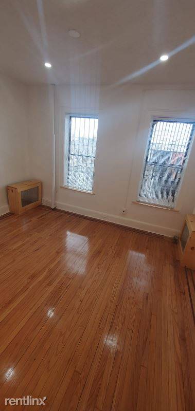 Main picture of 1170 Saint Johns Pl