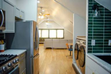 Main picture of 4174 Cass St