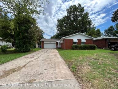 Main picture of 623 S 108th East Ave