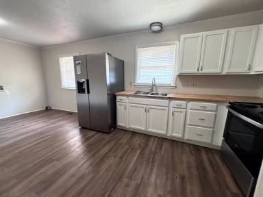 Main picture of 944 Lark Dr