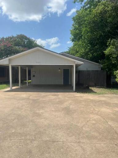 Main picture of 2221 Windsor Ave