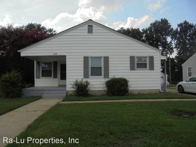 Main picture of 1525 Andover Ave