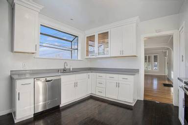 Main picture of 1118 High St