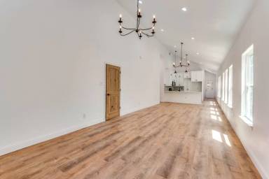 Main picture of 1563 Milam St