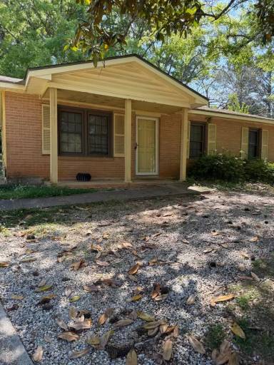 Main picture of 544 N Donahue Dr