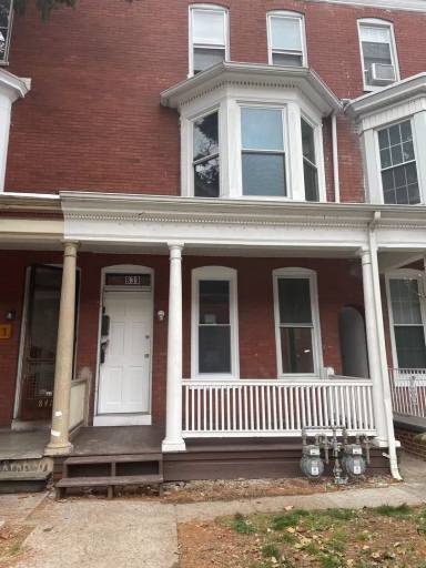 Main picture of 831 Linden Ave