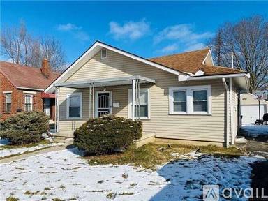 Main picture of 524 Crestmore Ave