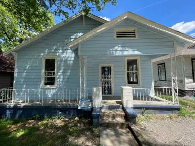 Main picture of 1621 S Elm St