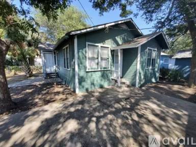 Main picture of 305 E Lambert St