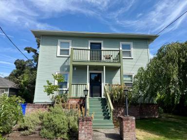 Main picture of 7816 N Portsmouth Ave