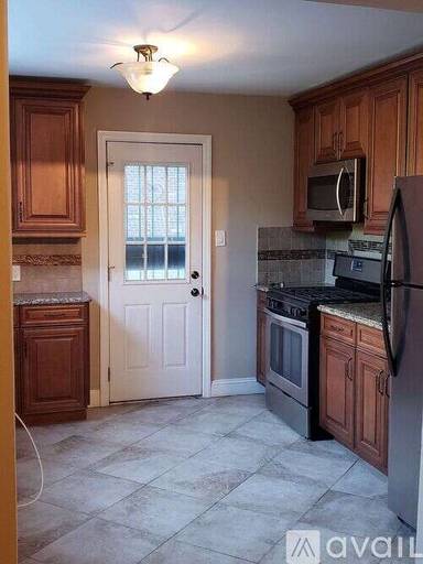 Main picture of 224 Hall St