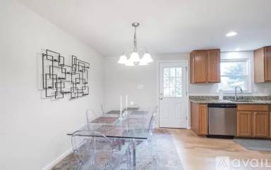 Main picture of 1702 Heather Ln