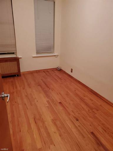 Main picture of 127 Bay 28th St