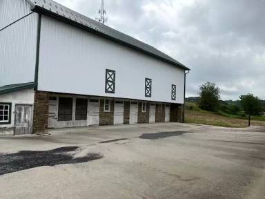 Main picture of 572 Old U.S. 22 - Barn & Pasture