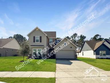 Main picture of 111 Lakeway Cir