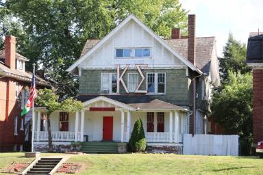 Main picture of 1417 5th Ave