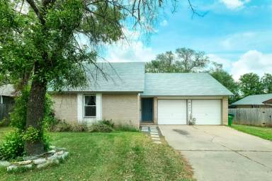 Main picture of 606 Buckboard Blvd