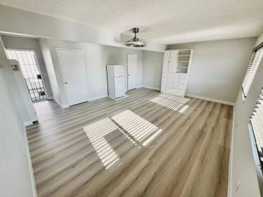 Main picture of 10087 Sparrow Ave