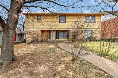 Main picture of 1312 S Travis St