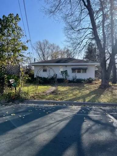 Main picture of 6140 Maple St