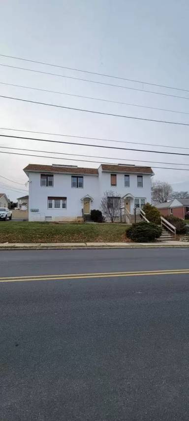 Main picture of 3417 N Front St
