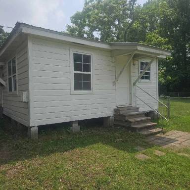 Main picture of 402 Peach St