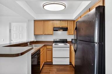 Main picture of 728 Executive Center Dr