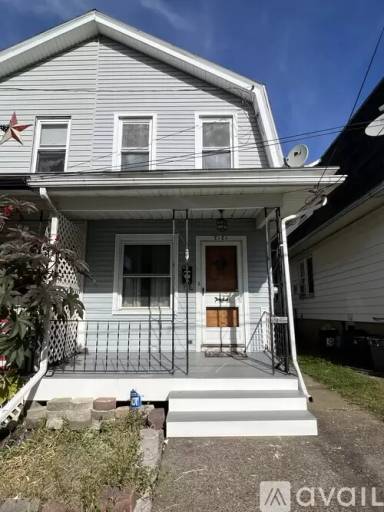 Main picture of 2121 Forest St