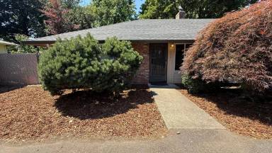 Main picture of 1759 NE Hogan Dr