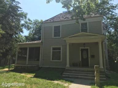 Main picture of 423 Denison Ave