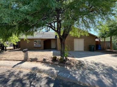 Main picture of 6812 S 41st St