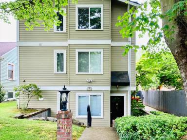 Main picture of 7406 2nd Ave NE