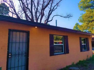 Main picture of 2901 1/2 N West St