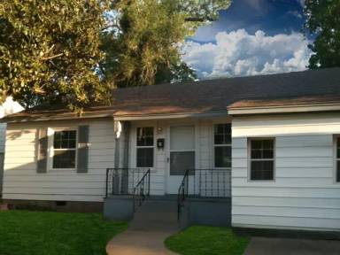 Main picture of 224 W Jacobs Dr