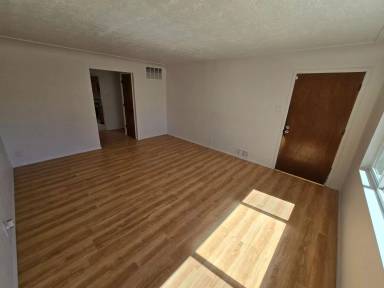 Main picture of 10901 Baldwin Ave NE