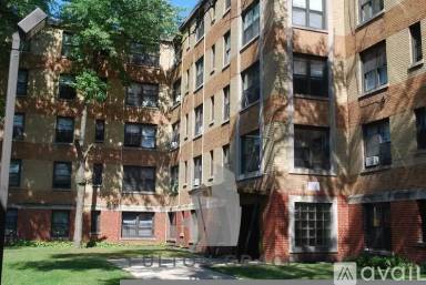 Main picture of 1360 W Touhy Ave