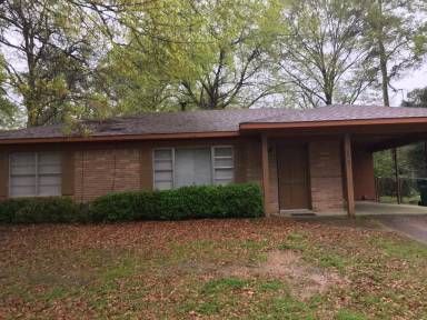 Main picture of 2105 Lakeland St