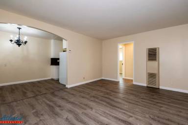 Main picture of 843 Maryann Dr