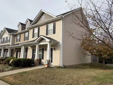 Main picture of 2455 New Holland Cir
