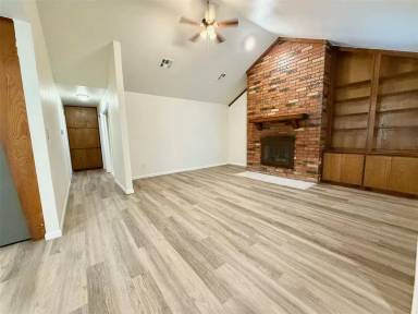 Main picture of 1800 Hillcrest Dr