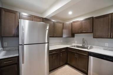 Main picture of 110 Lark St