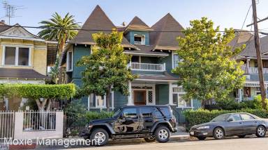Main picture of 1006 W 23rd St