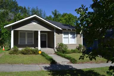 Main picture of 829 Meadow St