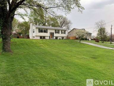 Main picture of 2030 Bridle Ln
